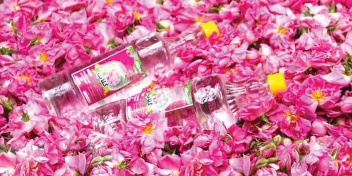 گلاب مقوی قلب و کبد است گلاب مقوی قلب و کبد است